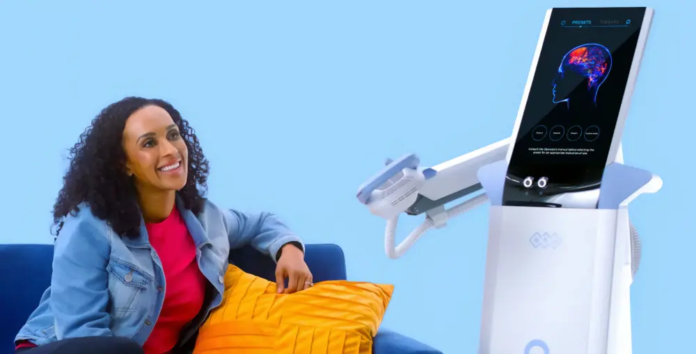 Exomind-and-Woman-on-Couch